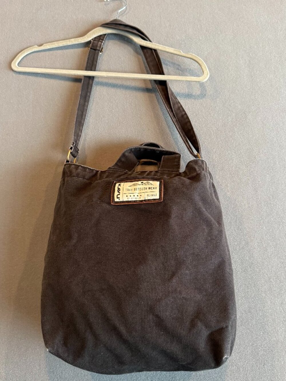 KAVU Black Canvas Tote Bag Crossbody Shoulder Purse Adjustable Strap Travel